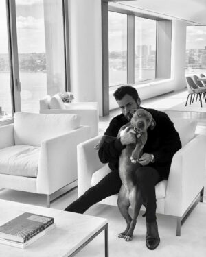 Justin Theroux Instagram - Happy National Dog Day! 🐾 ❤️ #adoptdontshop 
Get a life! Seriously you can just go get one!