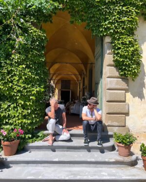 Justin Theroux Instagram - Woot! A wrap on 2023… Although by no means an exhaustive recap. Years never fail to impress on me how strange and wonderful it can all be ❤️
Looking forward to ‘24.  And as ever… 
#adoptdontshop