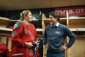 Justin Trudeau Instagram - Xav, Ella, and I are so happy to be here – and to be cheering for @PWHL_Ottawa. Go Ottawa!
🇨🇦
Xav, Ella et moi sommes vraiment heureux d’être ici – et d’encourager la @PWHL_Ottawa. Allez, Ottawa!