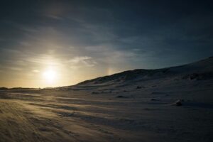Justin Trudeau Instagram - Nunavut can take your breath away. There’s something special about this place, this land, and the people who live here. I remember finding that out when my dad brought me up north many years ago. He had an extraordinary love for this part of the world, which he passed on to me – and I wanted to share that with Hadrien, too. We’ll never forget this time or the history we were able to witness here.
🇨🇦
Le Nunavut peut nous laisser sans voix. Cet endroit, ces terres et les gens qui vivent ici possèdent quelque chose de très particulier. Je me souviens m’en être rendu compte quand mon père m’a amené dans le Nord il y a de nombreuses années. J’ai ressenti un amour extraordinaire pour cette partie du monde, qui m’a été transmis et que je voulais le transmettre à Hadrien à mon tour. Nous n’oublierons jamais ces moments ni la page d’histoire dont nous avons été témoins ici.