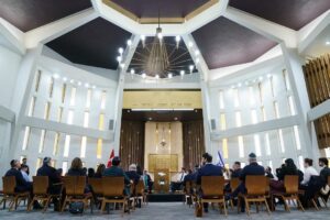 Justin Trudeau Instagram - To the members of the Jewish community who spoke with us today: Thank you. Thank you for speaking so candidly about your pain, your anger, and your grief. I hear you. I want you to know that our commitment to you – and to Israel, as a Jewish and democratic state – is unwavering. I also want you to know that we remain focused on combatting antisemitism and keeping you – and all Jewish Canadians – safe from antisemitic violence. This is work that all of us, especially non-Jewish Canadians, must continue to do together.
🇨🇦
Aux membres de la communauté juive qu’on a rencontrés aujourd’hui : merci d’avoir parlé si franchement de votre douleur, de votre colère et de votre chagrin. Je vous entends. Notre engagement à votre égard et à l’égard d’Israël en tant qu’État juif et démocratique est inébranlable. Je veux aussi que vous sachiez que la lutte contre l’antisémitisme et votre protection ainsi que celle de tous les Canadiens juifs contre la violence antisémite restent notre priorité. Nous devons tous, en particulier les Canadiens non juifs, poursuivre ce travail ensemble.