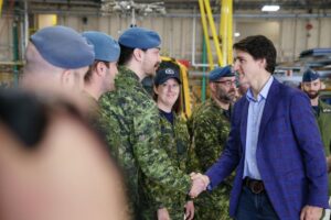 Justin Trudeau Instagram - To the women and men of the @CanadianForces, who bravely serve our country every day: Thank you. Your service and your sacrifice have not gone unnoticed – and are appreciated more than you’ll ever know. Whether you’re spending your holidays with your loved ones, or are serving across the country, or are deployed beyond our borders: We’re keeping you and your families in our thoughts. And I’ll say this one more time, because we can never say these two words enough: Thank you.
🇨🇦
Aux femmes et aux hommes des @ForcesCanada, qui servent courageusement notre pays chaque jour : Merci. Votre service et vos sacrifices ne passent pas inaperçus et sont appréciés plus que vous ne le saurez jamais. Que vous passiez les Fêtes avec vos proches, que vous serviez à l’autre bout du pays ou que vous soyez déployés au-delà de nos frontières : Nous pensons à vous et à vos familles. Et je le répète encore une fois, car nous ne dirons jamais assez ce simple mot : Merci.