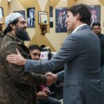 Justin Trudeau Instagram - Surrey was the place to be today – and I’m so glad I could be there to spend time with everyone who was out running errands, grabbing groceries, and having some dinner. Good to see you all! 🇨🇦 Il fallait être à Surrey, aujourd’hui – et je suis vraiment heureux d’avoir pu y passer du temps avec ceux qui faisaient leurs commissions et leur épicerie ou qui soupaient au restaurant. Ça m’a fait plaisir de vous voir! Surrey, British Columbia