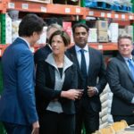 Justin Trudeau Instagram - These folks grow and distribute food – and they are finding ways to get that food to kitchen tables, lunch rooms, and restaurants more effectively, more efficiently, and at lower costs. I sat down with them this afternoon and spoke about the work we’re doing to make life more affordable – from introducing the Grocery Rebate this past summer, to calling on Canada’s largest grocers to stabilize prices, to increasing competition in the grocery sector. I also asked them these questions: How can we make our supply chains more resilient? How can we rethink logistics, strengthen trade, and find cheaper ways to grow more nutritious food? To those who were there: Thank you for sharing your thoughts and your ideas with us. Let’s keep working together to drive down costs and make life more affordable. 🇨🇦 Ces gens cultivent et distribuent des aliments, et trouvent des moyens de les acheminer vers les tables de cuisine, les cantines et les restaurants de manière plus efficace et à moindre coût. J’ai discuté avec eux cet après-midi et j'ai parlé du travail que nous faisons pour rendre la vie plus abordable depuis l'introduction du rabais pour l’épicerie l'été dernier, jusqu'à l'appel lancé aux plus grands épiciers du Canada pour qu'ils stabilisent les prix, en passant par l'augmentation de la concurrence dans le secteur de l'épicerie. Je leur ai également posé les questions suivantes : comment pouvons-nous rendre nos chaînes d'approvisionnement plus résilientes? Comment pouvons-nous repenser la logistique, renforcer le commerce et trouver des moyens moins coûteux de produire des aliments plus nutritifs ? À ceux qui étaient présents : Merci de nous avoir communiqué vos réflexions et vos idées. Continuons à travailler ensemble pour faire baisser les coûts et rendre la vie plus abordable. San Francisco, California