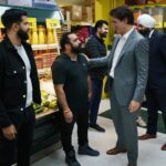 Justin Trudeau Instagram - Surrey was the place to be today – and I’m so glad I could be there to spend time with everyone who was out running errands, grabbing groceries, and having some dinner. Good to see you all! 🇨🇦 Il fallait être à Surrey, aujourd’hui – et je suis vraiment heureux d’avoir pu y passer du temps avec ceux qui faisaient leurs commissions et leur épicerie ou qui soupaient au restaurant. Ça m’a fait plaisir de vous voir! Surrey, British Columbia