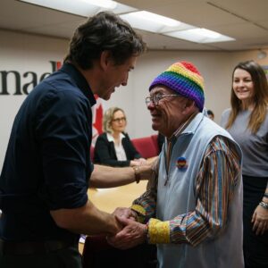 Justin Trudeau Instagram - I want to be very clear about this: 2SLGBTQI+ Canadians – in Alberta and across the country – deserve to be treated with respect, and they should be able to be who they are and love whom they love without fear. To the members of Edmonton’s 2SLGBTQI+ community, who we heard from yesterday afternoon: Thank you for speaking so candidly about your fears, your concerns, and your ideas. We are here for you, and we’ll always work with you to build a better future.
🇨🇦
Je tiens à le dire très clairement : les Canadiens 2ELGBTQI+ – en Alberta comme ailleurs au pays – méritent qu’on les traite avec respect et devraient pouvoir être qui ils sont et aimer qui ils aiment – sans crainte. Aux membres de la communauté 2ELGBTQI+ d’Edmonton qui nous ont communiqué leurs points de vue hier après-midi : merci d’avoir exprimé aussi ouvertement vos peurs, vos préoccupations et vos idées. Nous sommes là pour vous, et nous travaillerons toujours avec vous en vue de bâtir un avenir meilleur.