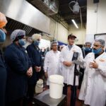 Justin Trudeau Instagram - There’s nothing like sharing meals and sweets on Diwali and Bandi Chhor Divas. And for families across the Greater Toronto Area, there’s no better place to get them than Samosa and Sweet Factory. Thanks for the tour today – everything looked delicious! 🇨🇦 Il n’y a rien comme partager des repas et des desserts le jour de Diwali et de Bandi Chhor Divas. Et pour les familles du Grand Toronto, il n’y a pas meilleur endroit pour se les procurer que Samosa et Sweet Factory. Merci pour la visite, aujourd’hui – tout avait l’air délicieux. Etobicoke, Ontario