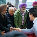 Justin Trudeau Instagram - Stopped in at Brampton’s Susan Fennell Sportsplex this afternoon and made some new friends. To everyone who was there celebrating Diwali and Bandi Chhor Divas: I hope you have a great time – and good luck with the rest of your card games, too! 🇨🇦 Je me suis arrêté au Susan Fennell Sportsplex de Brampton cet après-midi et je me suis fait de nouveaux amis. À tous ceux qui célèbrent Diwali et Bandi Chhor Divas : j’espère que vous passerez de bons moments – et bonne chance dans vos prochaines parties de cartes! Brampton, Ontario