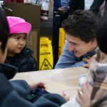 Justin Trudeau Instagram - We’re working to make life more affordable, and we’ve taken action to address grocery prices – because we know they are too high. I spoke about that with families in Mississauga this morning, and told them we’re committed to delivering results at the checkout counter. 🇨🇦 On veut rendre la vie plus abordable et on a pris des mesures pour faire baisser le prix de l’épicerie – car on sait que ça coûte trop cher. J’en ai parlé avec des familles de Mississauga ce matin et leur ai dit qu’on veut obtenir des résultats qui se répercuteront à la caisse. Mississauga, Ontario