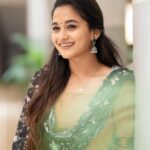Kaavya Arivumani Instagram - Comfo 🖤 Outfit :@thayalkadai 📷@_niki_photographyy Accessories @earingloverz #raw-pictures#instagram#kaavya#kaavyaarivumani #nomakeup