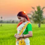 Kaavya Arivumani Instagram - கனகா🌸🌼🌹🌺 #rawpictures Felt cute in this look !🙈🩶 Does this suit me ?✨ #kaavya#kaavyaarivumani தமிழ் நாடு