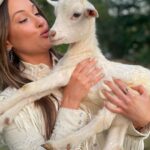Kacey Musgraves Instagram - GOAT energy only 🤍