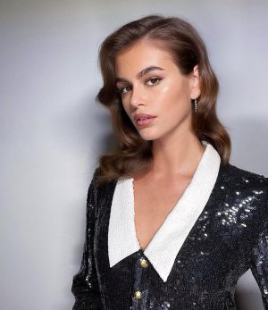 Kaia Gerber Instagram - such an honor hosting the 27th annual @laartshow opening night reception last night to benefit a cause very important to me ♥️ thank you to everyone who came out and supported @stjude as they work to ensure that families never receive a bill for treatment, travel, housing or food - because st. jude believes that all a family should worry about is helping their child live.