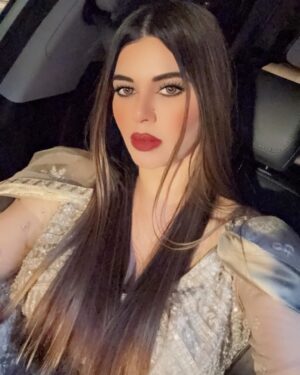 Kainaat Arora Instagram - Show me Your soul & I will give you my Heart 💓 
.
.
.
.
.
#kainnatarora