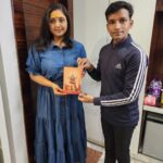 Kajal Raghwani Instagram - सनातन संवाद कथायें written by @vishwarajbhushan bhushan CEO of काशी विश्वनाथ मंदिर 🙏 must read this book जरूर ले और padhe । हर हर महादेव 🙏 Thank you so much sir for giving me ths book 🙏🙌