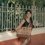 Kalyani Anil Instagram - 🍂✨ Wearing Ammas saree🫣 📸 @dulkifil_photography Manaveeyam Veedhi