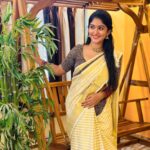 Kalyani Anil Instagram - Hey Siri , Play ‘’MALAYALI PENNE ‘’ …🤍 Saree @ar_handlooms_kuthampully 📸 @sonu_.sajeev 🫶🏻 Trivandrum, India