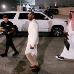 Kamaru Usman Instagram - I dared to be great and fell short. Sometimes this is the journey of life. I prey I never complain about the cards I’ve been dealt for I have been blessed beyond my wildest dreams. Alhamdulilah for everything. We go back to the drawing board and Insha Allah we’ll be back 🫶🏿🙏🏿👊🏿🇳🇬 #UFC294 #GREATFUL Etihad Arena