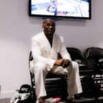 Kamaru Usman Instagram - I dared to be great and fell short. Sometimes this is the journey of life. I prey I never complain about the cards I’ve been dealt for I have been blessed beyond my wildest dreams. Alhamdulilah for everything. We go back to the drawing board and Insha Allah we’ll be back 🫶🏿🙏🏿👊🏿🇳🇬 #UFC294 #GREATFUL Etihad Arena