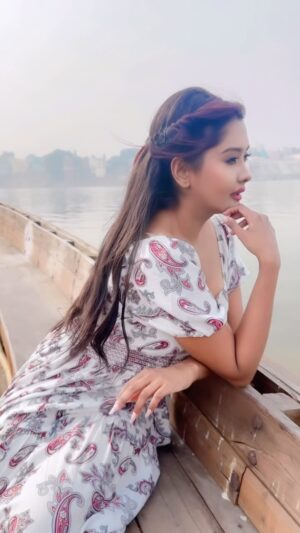 Kanchi Singh Instagram - Dheere Dheere…. 
#reelsinstagram #reelitfeelit #realtor #reelsindia #reelkarofeelkaro #reelsinsta