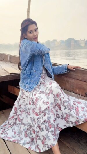 Kanchi Singh Instagram - Ok I want u guys to tag ur friend.. ✌🏻
#réel #reelitfeelit #reelsindia #reelsinstagram #reelkarofeelkaro