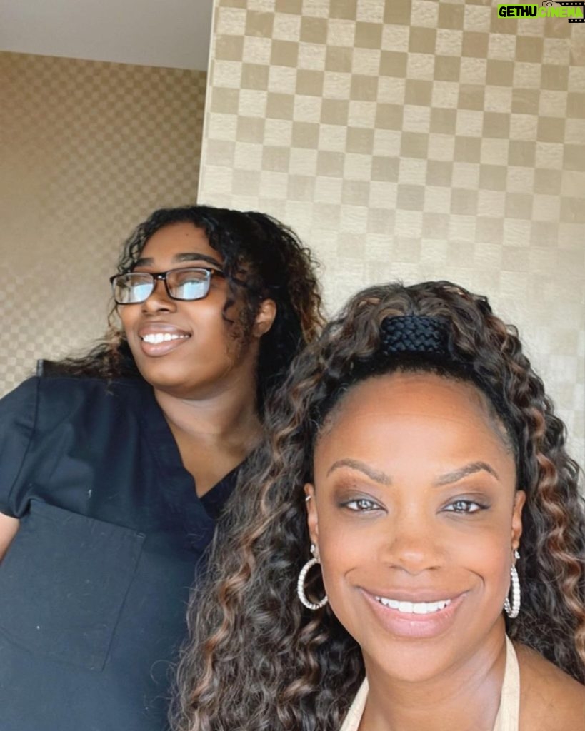 Kandi Burruss Tucker Instagram - This was a much needed self care moment! Thank you @lyndeya_nakia for being the best masseuse in Baltimore. Hit her up if y’all are in her area & need a great massage.