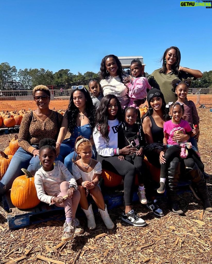 Kandi Burruss Tucker Instagram - It’s that time of year where a trip to the #PumpkinPatch is a must!