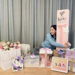 Kang Han-na Instagram - 데뷔날짜가 언제인지도 모르고 지냈는데.. 벌써 8주년이라니!! 저의 데뷔 8주년을 기념해주고 축하해준 포근이들 정말 고마워요🎂🥳좋은 작품들로 이 마음과 응원에 보답하는 한나가 될게요오🌸🌸🌸 #포근이들 #포근해 #사랑사랑사랑♥️
