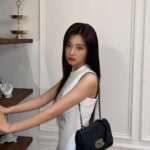Kang Hye-won Instagram - #AD #MulberryLilyZero #MulberryMadeToLast