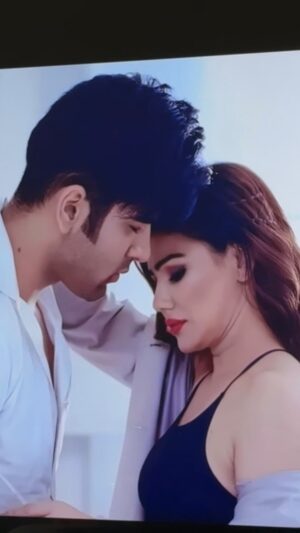 Kangna Sharma Instagram - Watch it till the end 😂😂 video is only for singles 🌚🌚
#happyvalentinesday #valentines #funny #reel #reelsinstagram #reels #funnyvideo