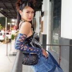 Kaori Oinuma Instagram - party on a monday night #vogueyoungblood @voguephilippines makeup: @aronguevara_ hair: @brixbatalla stylist: @myrrhlaoto @edjgalang