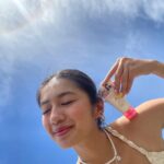 Kaori Oinuma Instagram - if i could live here 💚 used my fave sunscreen from @tokyowhite.ph 🌸