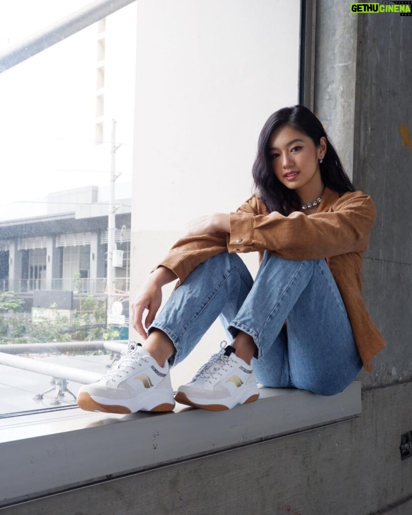 Kaori Oinuma Instagram - oh hi 🤎 @kedsph