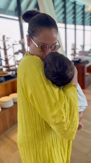 Karan Singh Grover Instagram - There it is…my whole life…

.

.

.

.

.

.

.
@radissonbluresortmaldives 
@ncstravels 

#monkeylove