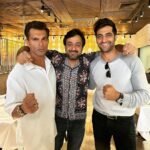 Karan Singh Grover Instagram – 🔱
Sunday well spent! 

#fighter #fighterforever