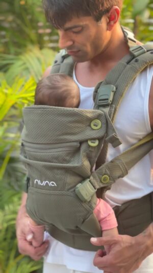Karan Singh Grover Instagram - I got you❤️🧿
@nuna_india  @nuna_international 
#devibasusinghgrover #fatherdaughter #monkeylove