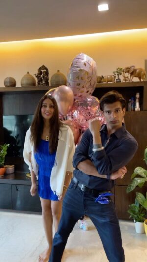 Karan Singh Grover Instagram - Monkeylove Forever ❤️🧿
#monkeylove #keepthechildinyoualive #husbandandwife #bestfriends #blessed