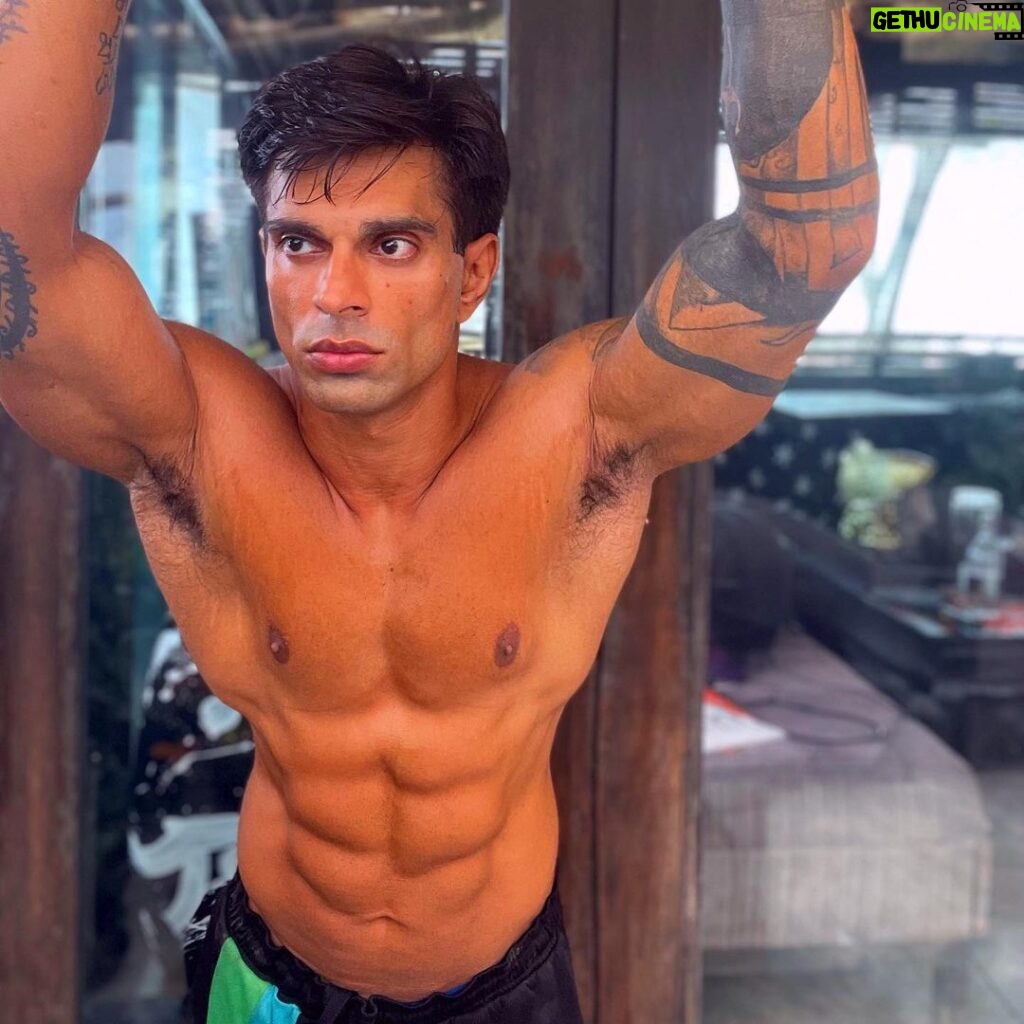 Karan Singh Grover Instagram - 🔱 Improvise #workout #fitness #motivation #fitnessmotivation #fit #training #health #fitfam #lifestyle #exercise #muscle #healthy #sport
