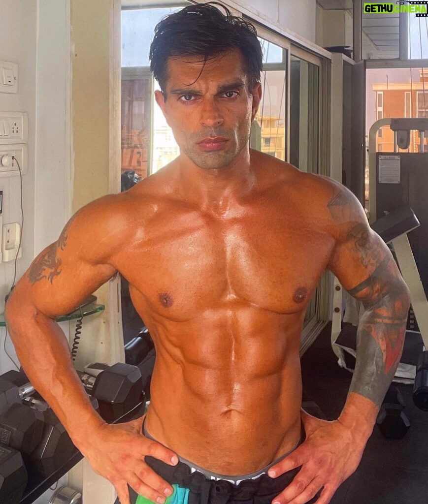Karan Singh Grover Instagram - 🔱 Step 1 - Show up everyday Step 2 - Show up everyday Step 3 - Show up everyday #workout #fitness #motivation #fitnessmotivation #fit #training #health #fitfam #lifestyle #exercise #muscle #healthy #sport