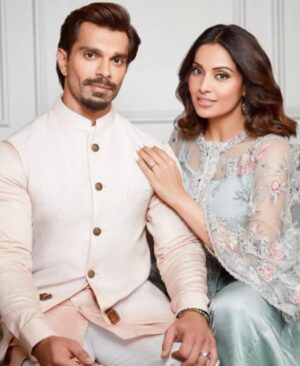 Karan Singh Grover Instagram - Happy Diwali to all 🙏From Us ❤️
#diwali2022 #monkeylove