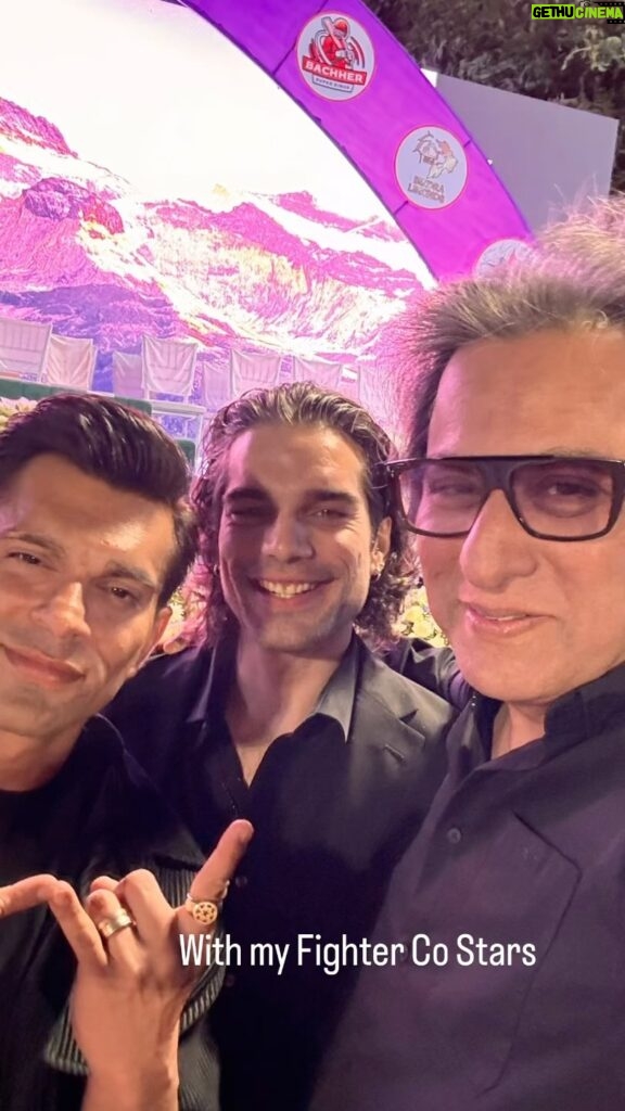 Karan Singh Grover Instagram - Bumped into my co actors from the film Fighter @iamksgofficial and @rishabhsawhneyyyy at the launch of the Khalsa cricket league inauguration at the Khalsa College grounds with a lot of stars . Was invited by my friend Sardar GS Bawa the chairperson of the Khalsa College Khalsa College Matunga
