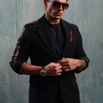 Karan Singh Grover Instagram - 🔱 Outfit: @shantanunikhil @snbyshantanunikhil Stylist: @eshaamiin1 📸 : @smileplease_25 #fighterforever