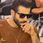 Karan Tacker Instagram – Mane-splaining💇🏻‍♂️