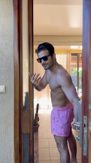 Karan Tacker Thumbnail - 26.5K Likes - Top Liked Instagram Posts and Photos