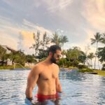 Karan Tacker Instagram – Son of beach 🌴
———

#beachlife : @sofitelmauritiuslimperial 
@mtpaindia  #beach #wanderlust #travel 
 #LiveTheFrenchWay 

#mauritiusnow
#feelourislandnergy
#mauritius Sofitel Mauritius L’Impérial Resort & Spa