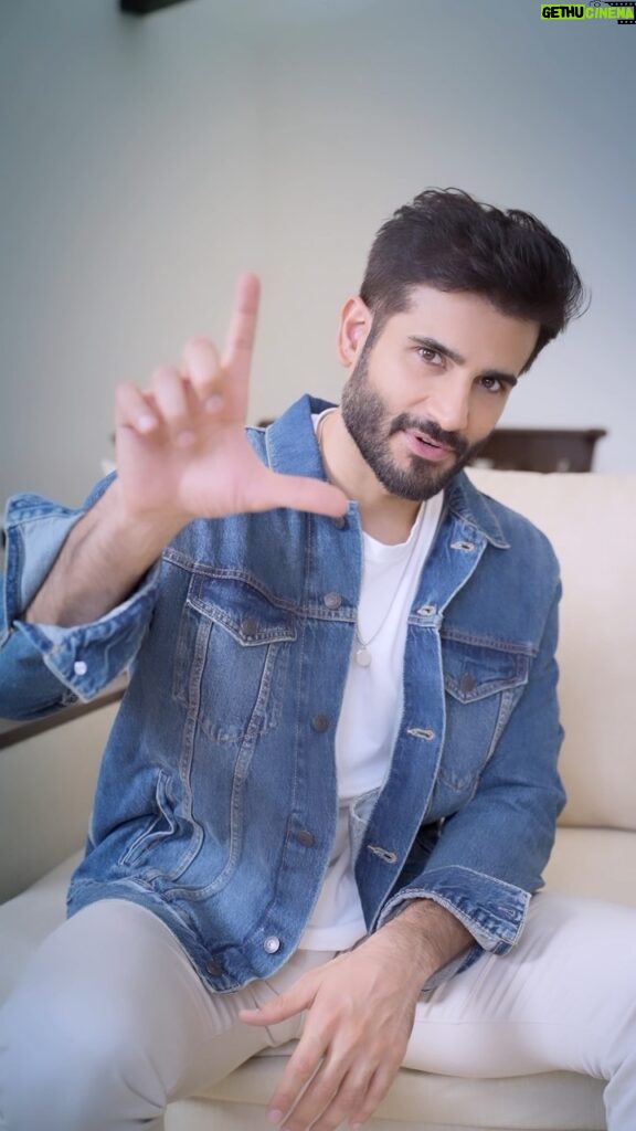 Karan Tacker Instagram - LIFE UPDATE 👉🏻 I’ve finally fulfilled my life-long dream of starring with my favourite cricketers, all thanks to @royalstagliveitlarge and the magic of #AI. And it looks 🔥. If you’re a cricket fan, here’s something exciting for you. Now, you can create your personalized film featuring Rohit Sharma, Jasprit Bumrah, SKY and the World Cup Trophy! 🏆 Here’s how: 👉🏻 Step 1: Visit the link www.RS-WC2023.com 👉🏻 Step 2: Upload your selfie and voice sample 👉🏻 Step 3: Register and submit What’s more, you also stand a chance to win tickets to the ICC Men’s Cricket World Cup!* Time to #LiveItLarge...kyunki #LargeHumaaraHai! *T&C apply. #GenerationLarge #RoyalStagLiveItLarge #ICC #CWC23 @royalstagliveitlarge #collaboration Mumbai, Maharashtra