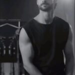 Karan Wahi Instagram - Thodi Reel Sheel Upload ki jaaaye … Thanku @karanwahi__fangirl