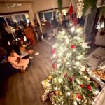 Karan Wahi Instagram – Merry Christmas 
The Yearly Ritual Continues

@jenniferwinget1 Thank you
🤗🤗