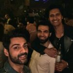 Karan Wahi Instagram – A very @ravidubey2312 kinda NIGHT
Happy Birthday once again mere Bhai