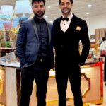 Karan Wahi Instagram - With THE AZIM’s In Decreasing Order A very special Day with Super special People. @azim.adnan @hasanazim ki Shaadi I have known these 5 Brothers for over a Decade and finally i got to meet All 5 together Phewww Finally!!! Outfit @bharat_reshma